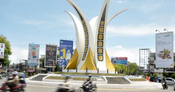 Tugu Simpang Lima Banda Aceh